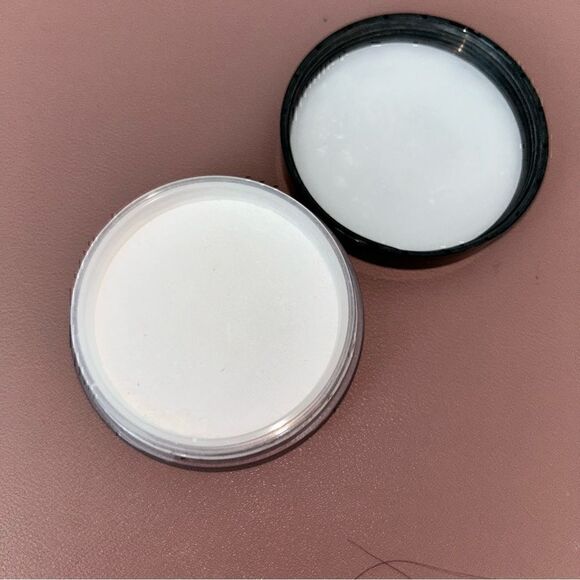 Bobbi Brown Loose Retouching Powder - Picture 3 of 3